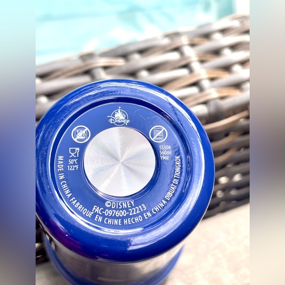 WDW 50th Anniversary collection.Mickey & Minnie Mouse w/ castle on tumbler’s lid - Picture 2 of 12